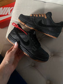 DUNK SB PRETO-PRETO/CARAMELO
