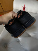 DUNK SB PRETO-PRETO/CARAMELO