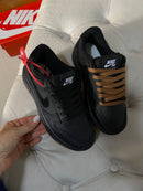 DUNK SB PRETO-PRETO/CARAMELO